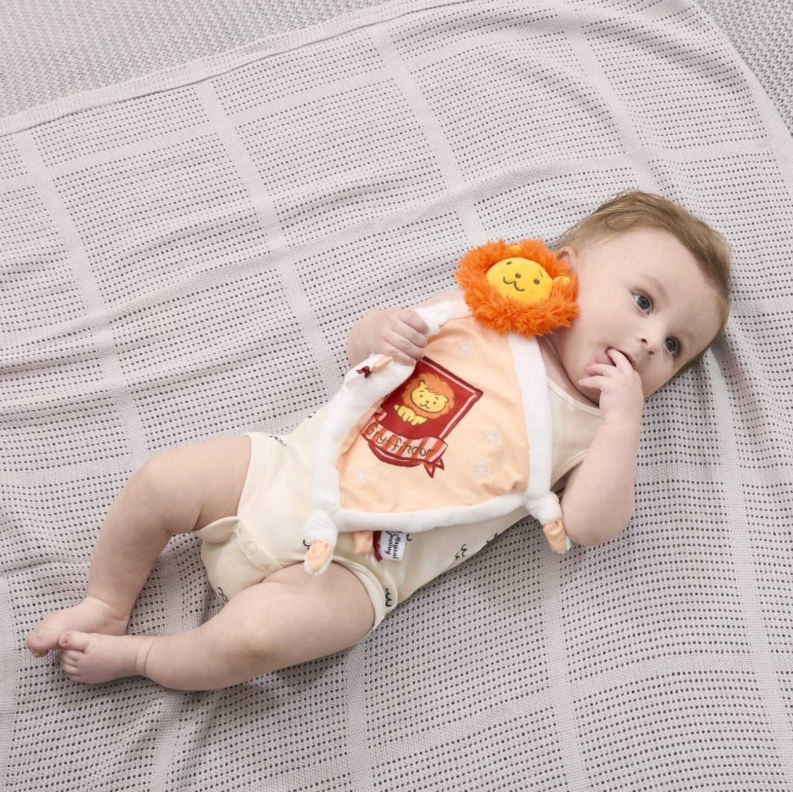 Gryffindor Comfort Blanket - My First Stars of Hogwarts and the World of Harry Potter