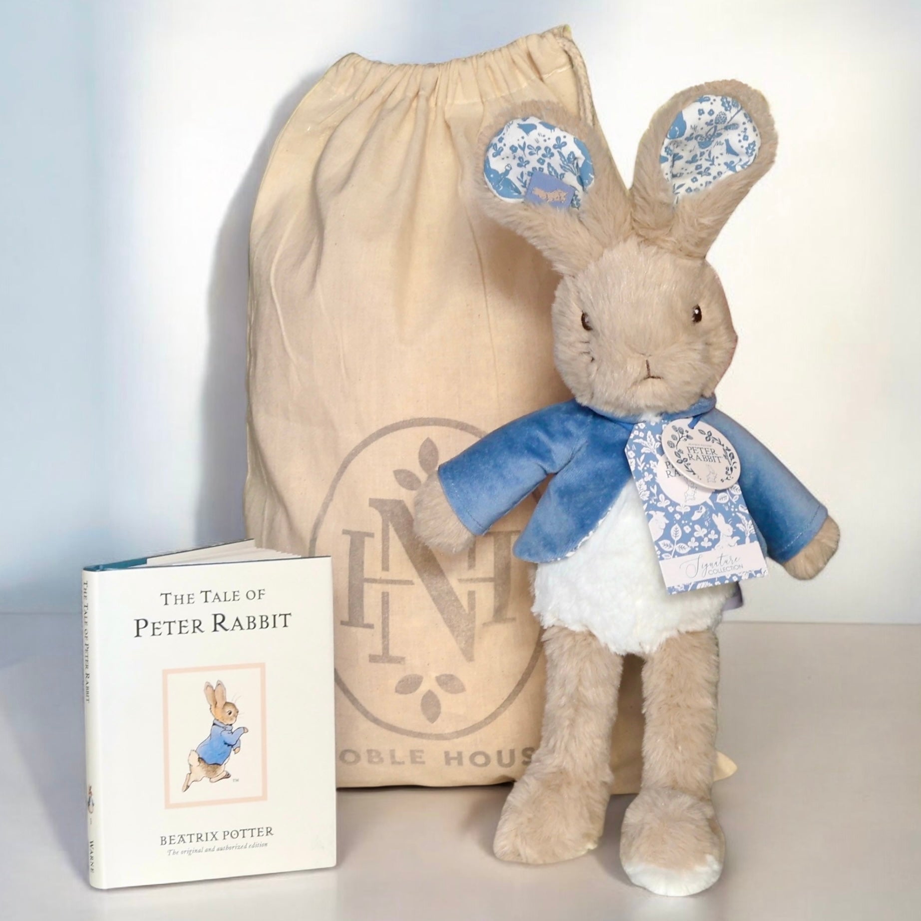 Peter Rabbit Gift Set with Signature Collection Peter Rabbit & Book