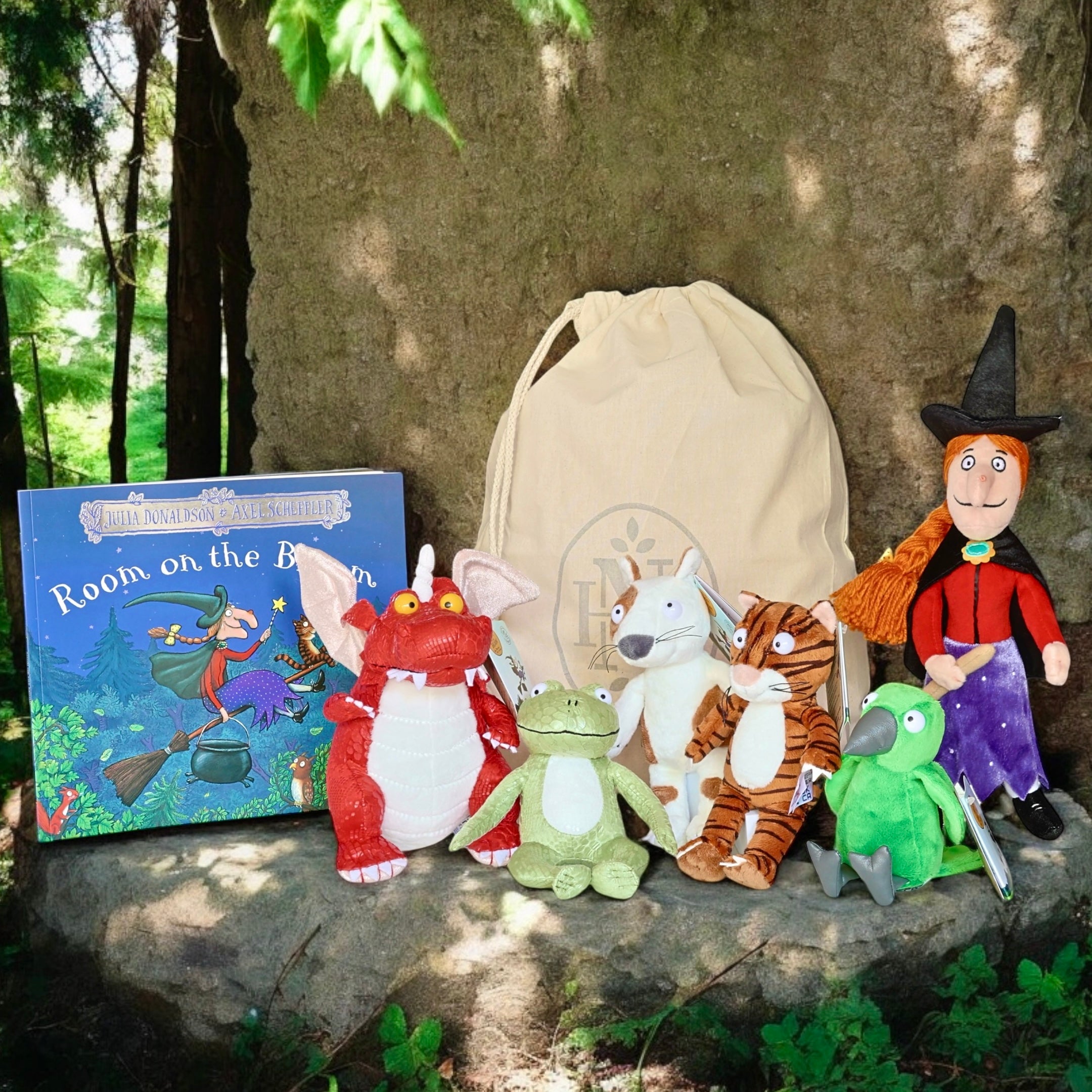 Room on the Broom Ultimate Gift Set with All The Character Soft Toys + Book