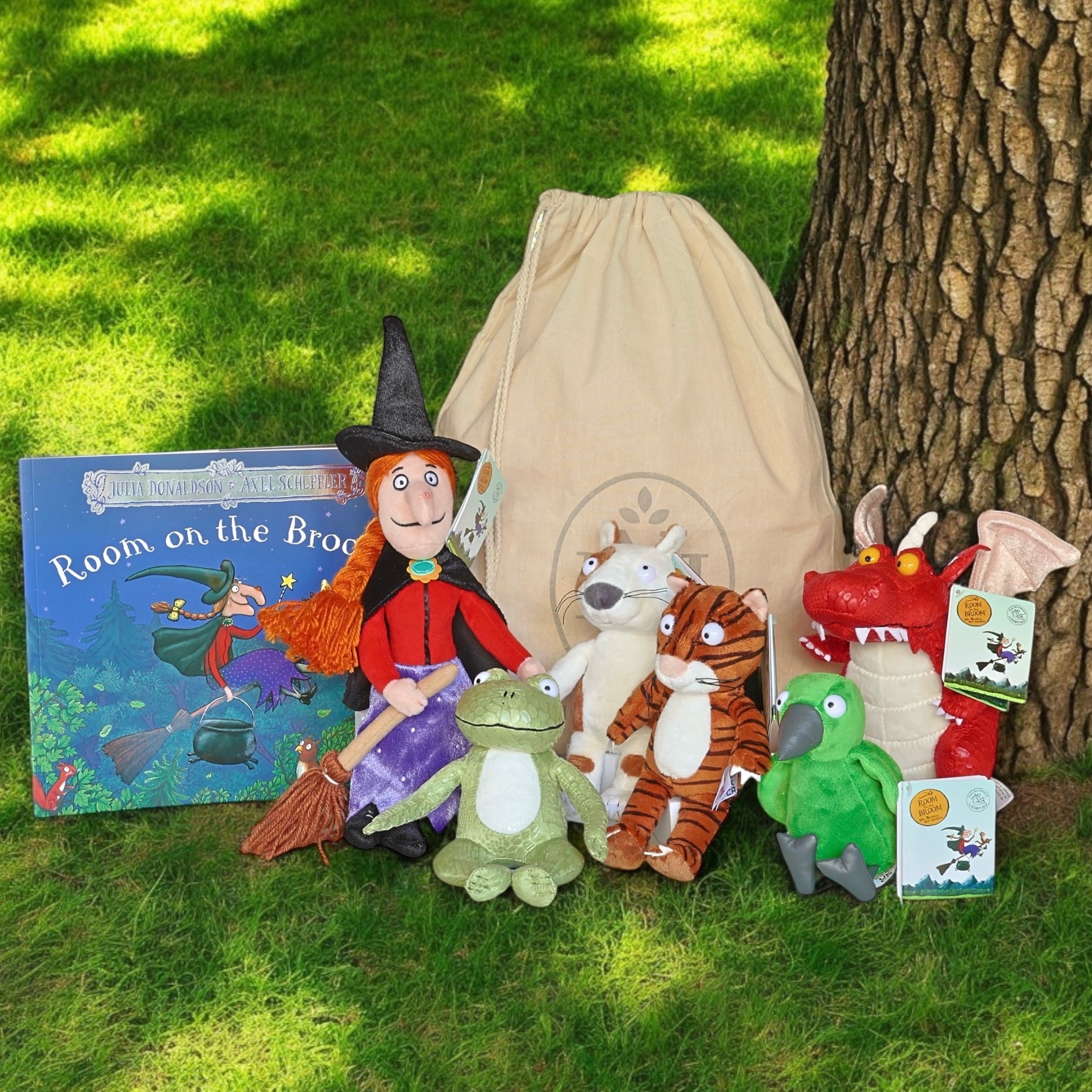 Room on the Broom Ultimate Gift Set with All The Character Soft Toys + Book