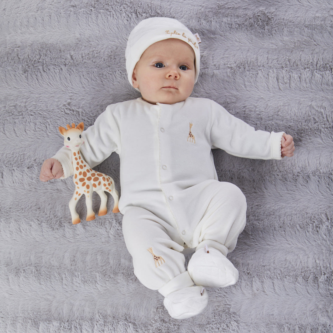 Sophie the Giraffe So Pure "My Birth Outfit" Cosy Baby Gift Set