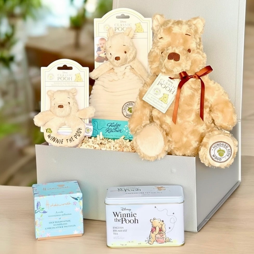 Cuddles with Pooh Bear: Treats & Bubbles with Winnie the Pooh