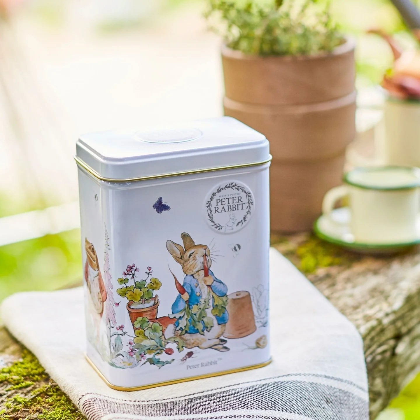 Beatrix Potter Peter Rabbit Portrait Tea Tin with 40 English Breakfast Teabags