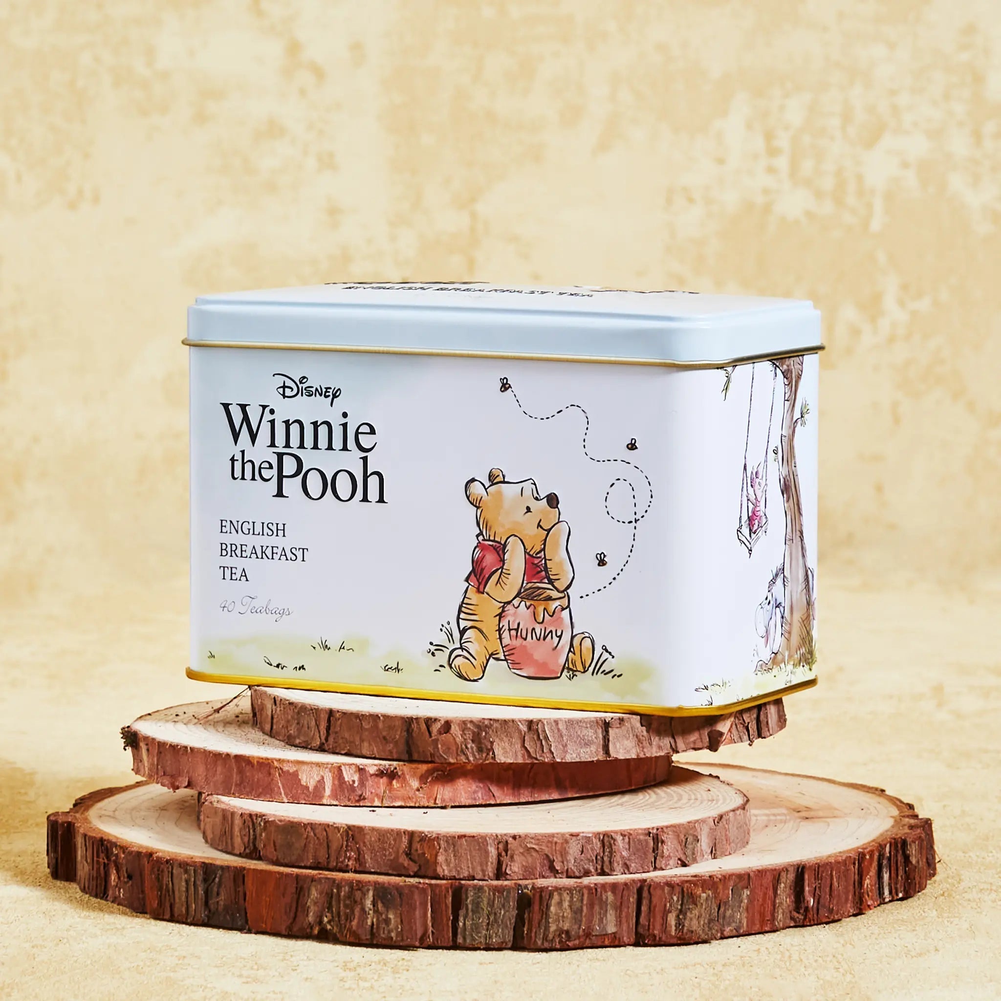 Cuddles with Pooh Bear: Treats & Bubbles with Winnie the Pooh