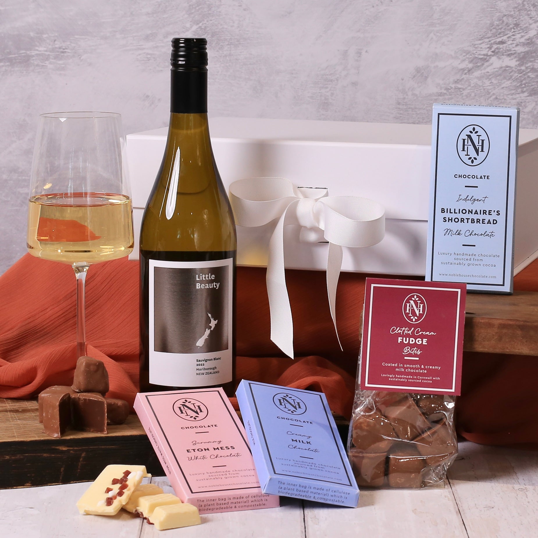 White Wine Gift Box: Sauvignon Blanc & Chocs!